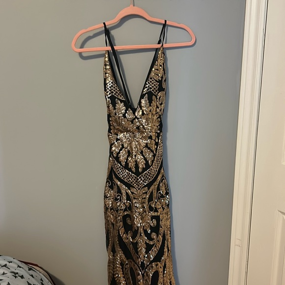 Small black and gold prom dress - Picture 1 of 3